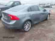 2017 Volvo S60 Inscription с VIN LYV402HK5HB154043, выставлен на аукционе IAAI как лот 41763769 с пробегом 136 736 миль миль и . История ставок и продаж доступна на DreamBid. Изображение 4.