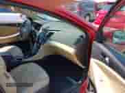 2014 Hyundai Sonata GLS z VIN 5NPEB4AC6EH944797, wystawiony jako IAAI lot #42869834 z przebiegiem 75 836 mil mil oraz . Historia ofert i sprzedaży dostępna na DreamBid. Obrazek 5.