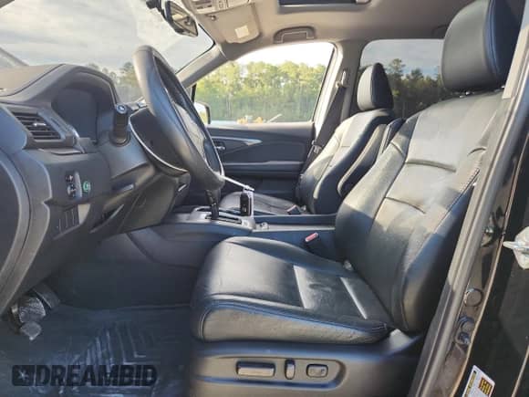 2017 Honda Pilot EX-L with VIN 5FNYF5H50HB000253, listed as a Copart auction lot 84257595 with 116,710 mi miles and Salvage title. Bid and sale history available at DreamBid. Image 7.