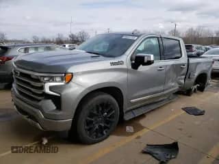 2024 Chevrolet Silverado 1500 High Country z VIN 1GCUDJE8XRZ341540, wystawiony jako Copart lot #88444735 z przebiegiem 14 966 mil mil oraz Szkoda całkowita • Salvage title. Historia ofert i sprzedaży dostępna na DreamBid. Obrazek 1.