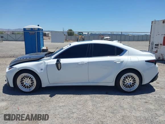 2023 Lexus IS 350 F Sport z VIN JTHGZ1B26P5071160, wystawiony jako IAAI lot #42513194 z przebiegiem 43 539 mil mil oraz . Historia ofert i sprzedaży dostępna na DreamBid. Obrazek 14.