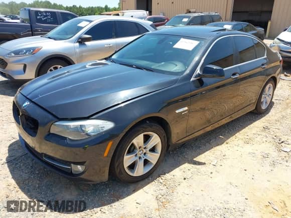 2012 BMW 5 Series 528i xDrive с VIN WBAXH5C5XCDW09490, выставлен на аукционе IAAI как лот 42562283 с пробегом 202 861 миль миль и . История ставок и продаж доступна на DreamBid. Изображение 17.