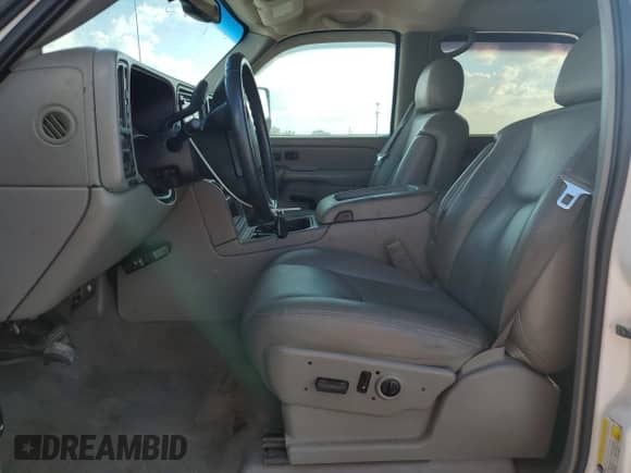 2006 Chevrolet Silverado 3500 SRW Wrk Trk с VIN 1GCHK33D66F254783, выставлен на аукционе Copart как лот 89678995 с пробегом 241 919 миль миль и Чистый • Clean title. История ставок и продаж доступна на DreamBid. Изображение 7.