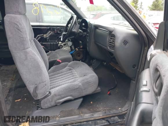 2000 Chevrolet S-10 LS ZR2 с VIN 1GCCT19W7Y8123342, выставлен на аукционе IAAI как лот 42576278 с пробегом 140 611 миль миль и . История ставок и продаж доступна на DreamBid. Изображение 5.