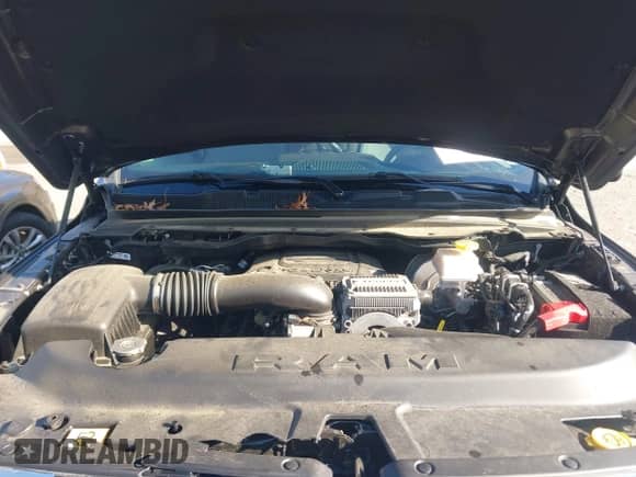 2023 Ram 1500 Big Horn z VIN 1C6SRFBT1PN599357, wystawiony jako IAAI lot #41051363 z przebiegiem 24 789 mil mil oraz . Historia ofert i sprzedaży dostępna na DreamBid. Obrazek 10.