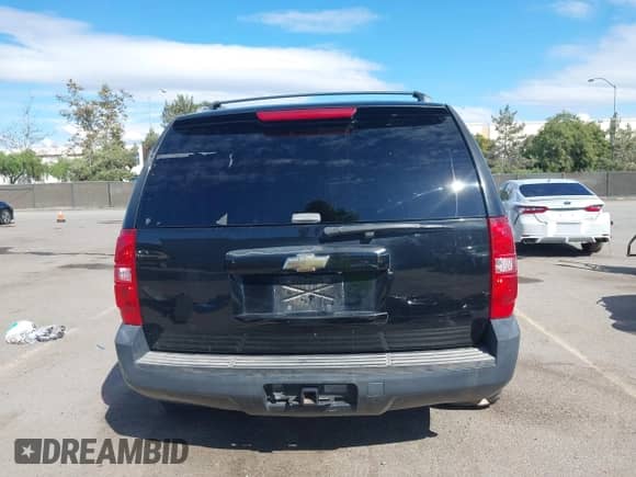 2007 Chevrolet Tahoe LTZ с VIN 1GNFC13017R428126, выставлен на аукционе IAAI как лот 43237559 с пробегом 205 005 миль миль и . История ставок и продаж доступна на DreamBid. Изображение 17.