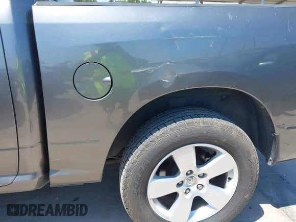 2012 Ram 1500 Express z VIN 1C6RD6KT7CS301774, wystawiony jako IAAI lot #43154114 z przebiegiem 167 717 mil mil oraz . Historia ofert i sprzedaży dostępna na DreamBid. Obrazek 6.