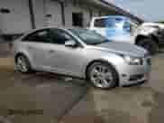 2013 Chevrolet Cruze LTZ z VIN 1G1PG5SB9D7142228, wystawiony jako Copart lot #85260245 z przebiegiem 191 187 mil mil oraz Szkoda całkowita • Salvage title. Historia ofert i sprzedaży dostępna na DreamBid. Obrazek 4.