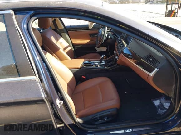 2016 BMW 5 Series 535i с VIN WBA5B1C53GG554208, выставлен на аукционе IAAI как лот 42729606 с пробегом 35 613 миль миль и . История ставок и продаж доступна на DreamBid. Изображение 5.