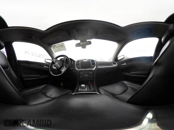 2017 Chrysler 300 C с VIN 2C3CCAKG3HH607686, выставлен на аукционе IAAI как лот 42357379 с пробегом 91 694 миль миль и . История ставок и продаж доступна на DreamBid. Изображение 19.