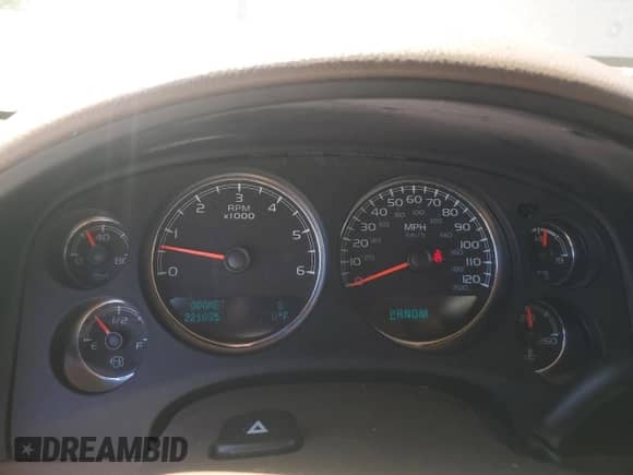 2011 Chevrolet Suburban LT с VIN 1GNSCJE0XBR360008, выставлен на аукционе Copart как лот 57155415 с пробегом 221 035 миль миль и Списание • Salvage title. История ставок и продаж доступна на DreamBid. Изображение 9.