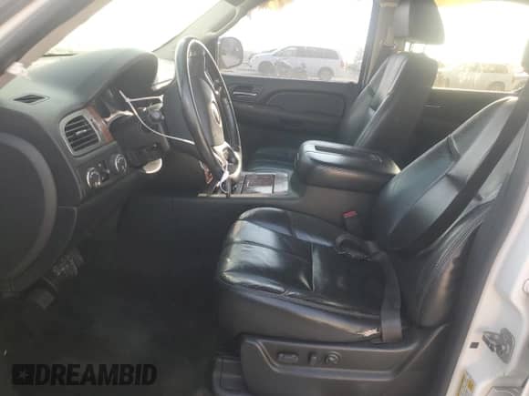 2007 Chevrolet Tahoe LTZ с VIN 1GNFK13057J351830, выставлен на аукционе Copart как лот 81441165 с пробегом 66 497 миль миль и Чистый • Clean title. История ставок и продаж доступна на DreamBid. Изображение 7.