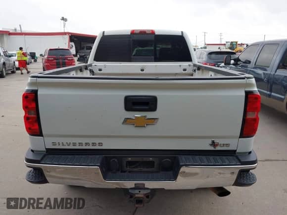 2015 Chevrolet Silverado 2500HD LTZ с VIN 1GC1KWEG7FF641157, выставлен на аукционе IAAI как лот 42294865 с пробегом 313 236 миль миль и . История ставок и продаж доступна на DreamBid. Изображение 16.
