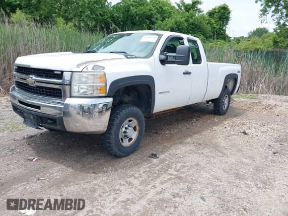 2009 Chevrolet Silverado 2500HD Work Truck z VIN 1GCHK49K09E164826, wystawiony jako IAAI lot #42240728 z przebiegiem 296 227 mil mil oraz . Historia ofert i sprzedaży dostępna na DreamBid. Obrazek 18.