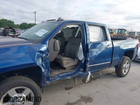 2016 Chevrolet Silverado 2500HD LTZ with VIN 1GC1KWEG8GF304935, listed as a IAAI auction lot 41992344 with 90,148 mi miles and . Bid and sale history available at DreamBid. Image 6.