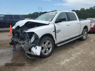 2019 Ram 1500 Big Horn z VIN 1C6RR6LT7KS675686, wystawiony jako Copart lot #58254805 z przebiegiem 97 850 mil mil oraz Szkoda całkowita • Salvage title. Historia ofert i sprzedaży dostępna na DreamBid. Obrazek 1.