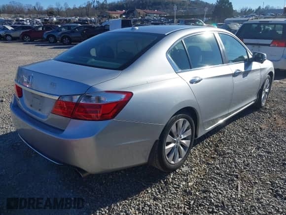 2013 Honda Accord EX-L z VIN 1HGCR2F81DA043856, wystawiony jako IAAI lot #41290919 z przebiegiem 125 875 mil mil oraz . Historia ofert i sprzedaży dostępna na DreamBid. Obrazek 4.