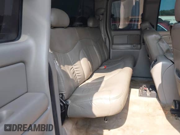 2000 GMC Sierra 1500 SLE z VIN 1GTEK19T8YE372008, wystawiony jako IAAI lot #42396118 z przebiegiem 376 330 mil mil oraz . Historia ofert i sprzedaży dostępna na DreamBid. Obrazek 8.