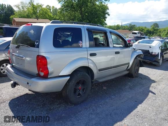 2004 Dodge Durango SLT with VIN 1D4HB48NX4F217582, listed as a IAAI auction lot 42511767 with 242,731 mi miles and . Bid and sale history available at DreamBid. Image 4.