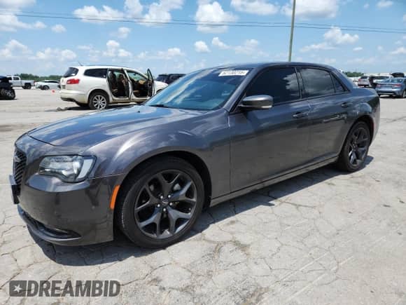 2022 Chrysler 300 S с VIN 2C3CCABG5NH154389, выставлен на аукционе Copart как лот 62130215 с пробегом 53 302 миль миль и Списание • Salvage title. История ставок и продаж доступна на DreamBid. Изображение 1.