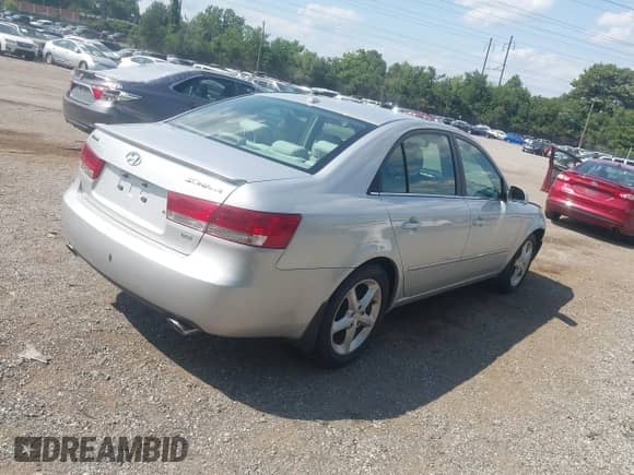 2008 Hyundai Sonata SE с VIN 5NPEU46F48H337640, выставлен на аукционе IAAI как лот 42751311 с пробегом 137 883 миль миль и . История ставок и продаж доступна на DreamBid. Изображение 4.