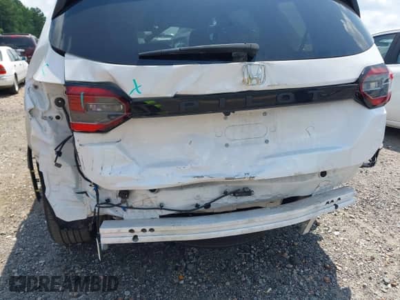 2024 Honda Pilot EX-L with VIN 5FNYG2H55RB008152, listed as a IAAI auction lot 42651116 with 19,679 mi miles and . Bid and sale history available at DreamBid. Image 18.