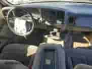 2000 Chevrolet Silverado 1500 LS z VIN 2GCEC19T9Y1249882, wystawiony jako Copart lot #84471475 z przebiegiem 213 077 mil mil oraz Szkoda całkowita • Salvage title. Historia ofert i sprzedaży dostępna na DreamBid. Obrazek 8.