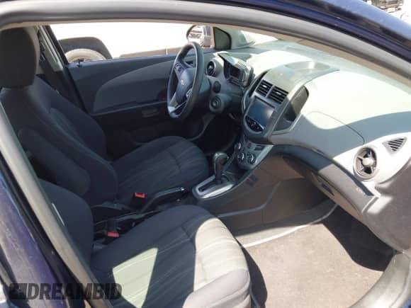 2015 Chevrolet Sonic LT с VIN 1G1JC5SB0F4128238, выставлен на аукционе IAAI как лот 42357373 с пробегом 101 950 миль миль и . История ставок и продаж доступна на DreamBid. Изображение 5.