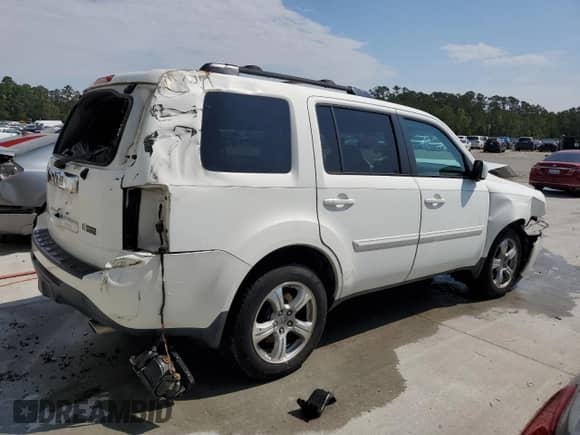 2015 Honda Pilot EX-L with VIN 5FNYF3H75FB001210, listed as a Copart auction lot 56127195 with 101,884 mi miles and Salvage title. Bid and sale history available at DreamBid. Image 3.