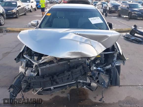 2017 Toyota Camry XLE z VIN 4T1BF1FK1HU660134, wystawiony jako IAAI lot #43300739 z przebiegiem 121 817 mil mil oraz . Historia ofert i sprzedaży dostępna na DreamBid. Obrazek 6.