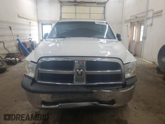 2012 Ram 1500 ST z VIN 3C6JD6DP2CG241309, wystawiony jako Copart lot #51840475 z przebiegiem 298 707 mil mil oraz Czysty tytuł • Clean title. Historia ofert i sprzedaży dostępna na DreamBid. Obrazek 5.