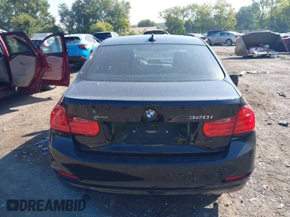 2015 BMW 3 Series 320i xDrive с VIN WBA3C3C5XFP664753, выставлен на аукционе IAAI как лот 43230084 с пробегом 126 162 миль миль и . История ставок и продаж доступна на DreamBid. Изображение 16.