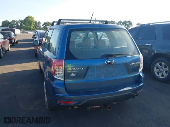 2010 Subaru Forester X z VIN JF2SH6AC2AG706376, wystawiony jako IAAI lot #42764996 z przebiegiem 129 490 mil mil oraz . Historia ofert i sprzedaży dostępna na DreamBid. Obrazek 3.