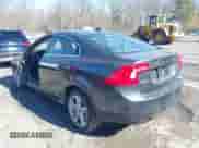 2015 Volvo S60 T5 Premier с VIN YV1612TB3F2315107, выставлен на аукционе IAAI как лот 41911081 с пробегом 121 149 миль миль и . История ставок и продаж доступна на DreamBid. Изображение 3.