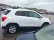 2018 Chevrolet Trax LT z VIN KL7CJPSB3JB606381, wystawiony jako IAAI lot #43568886 z przebiegiem 104 729 mil mil oraz . Historia ofert i sprzedaży dostępna na DreamBid. Obrazek 13.