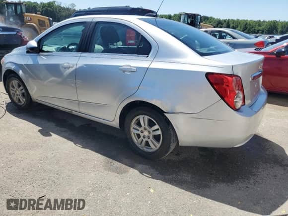 2016 Chevrolet Sonic LT z VIN 1G1JC5SH0G4178272, wystawiony jako Copart lot #58323984 z przebiegiem 89 484 mil mil oraz Czysty tytuł • Clean title. Historia ofert i sprzedaży dostępna na DreamBid. Obrazek 2.