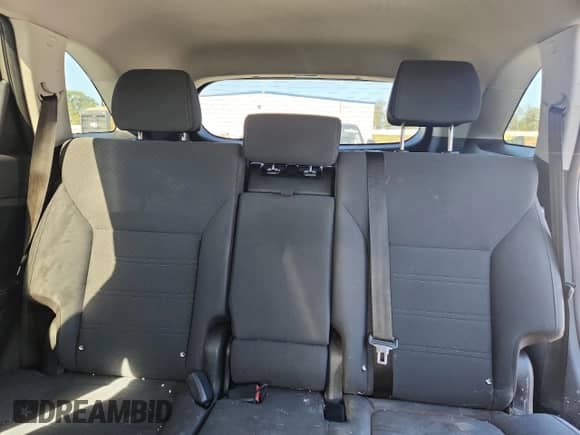 2018 Kia Sorento L z VIN 5XYPG4A3XJG426851, wystawiony jako Copart lot #82401485 z przebiegiem 128 093 mil mil oraz Czysty tytuł • Clean title. Historia ofert i sprzedaży dostępna na DreamBid. Obrazek 10.