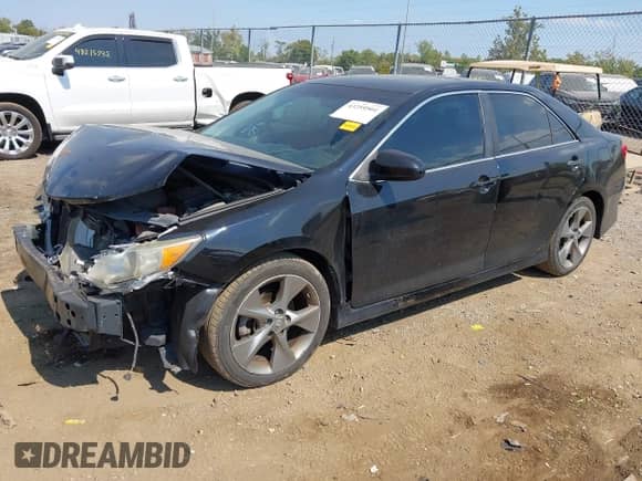 2014 Toyota Camry L with VIN 4T1BF1FK8EU829691, listed as a IAAI auction lot 43259501 with 183,260 mi miles and . Bid and sale history available at DreamBid. Image 2.