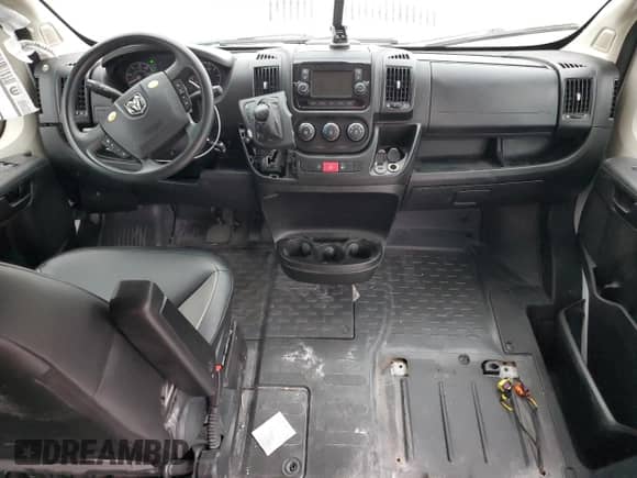 2021 Ram ProMaster Cargo z VIN 3C6LRVAG5ME577767, wystawiony jako Copart lot #82404804 z przebiegiem 79 596 mil mil oraz Szkoda całkowita • Salvage title. Historia ofert i sprzedaży dostępna na DreamBid. Obrazek 8.