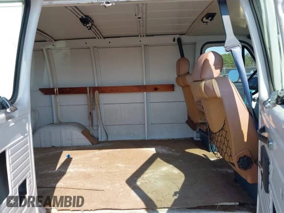 1994 Chevrolet Chevy Van с VIN 1GCEG25H7RF100277, выставлен на аукционе IAAI как лот 43242872 с пробегом 144 592 миль миль и . История ставок и продаж доступна на DreamBid. Изображение 8.