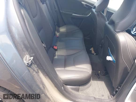 2017 Volvo S60 Dynamic с VIN YV126MFL4H2432746, выставлен на аукционе IAAI как лот 42219365 с пробегом 169 504 миль миль и . История ставок и продаж доступна на DreamBid. Изображение 8.
