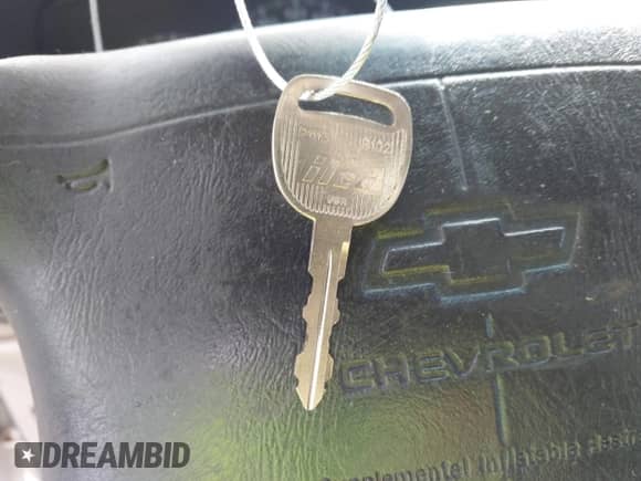 1997 Chevrolet Tahoe с VIN 1GNEC13R3VJ392333, выставлен на аукционе IAAI как лот 43444762 с пробегом 213 839 миль миль и . История ставок и продаж доступна на DreamBid. Изображение 11.