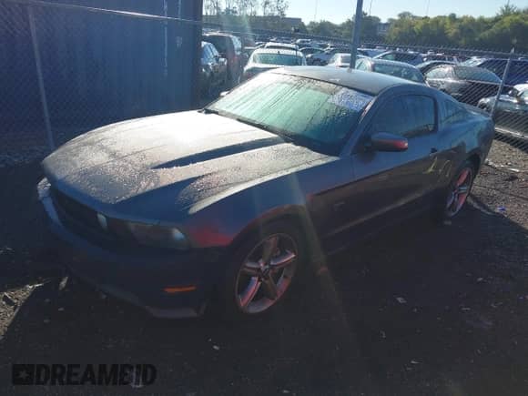 2010 Ford Mustang GT с VIN 1ZVBP8CH1A5159101, выставлен на аукционе IAAI как лот 43481196 с пробегом 260 526 миль миль и . История ставок и продаж доступна на DreamBid. Изображение 17.