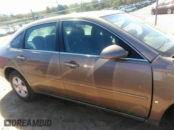 2006 Chevrolet Impala LT 3.5L z VIN 2G1WT55K369435322, wystawiony jako IAAI lot #43457932 z przebiegiem 160 747 mil mil oraz . Historia ofert i sprzedaży dostępna na DreamBid. Obrazek 13.