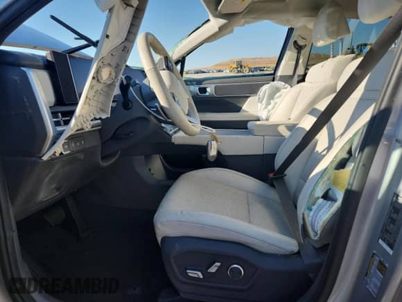 2025 Hyundai Santa Fe SEL with VIN 5NMP2DGL4SH087095, listed as a Copart auction lot 84820285 with 22,796 mi miles and Salvage title. Bid and sale history available at DreamBid. Image 7.