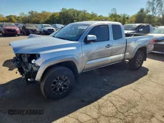 2021 Toyota Tacoma SR с VIN 3TYSZ5AN8MT047032, выставлен на аукционе Copart как лот 82204445 с пробегом 50 129 миль миль и Списание • Salvage title. История ставок и продаж доступна на DreamBid. Изображение 1.