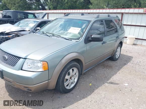 2005 Ford Freestyle SE with VIN 1FMZK01105GA63649, listed as a IAAI auction lot 43000739 with 65,261 mi miles and . Bid and sale history available at DreamBid. Image 2.