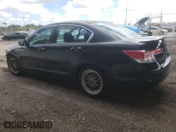 2011 Honda Accord EX с VIN 1HGCP2F72BA071790, выставлен на аукционе Copart как лот 85548685 с пробегом 207 655 миль миль и Списание • Salvage title. История ставок и продаж доступна на DreamBid. Изображение 2.