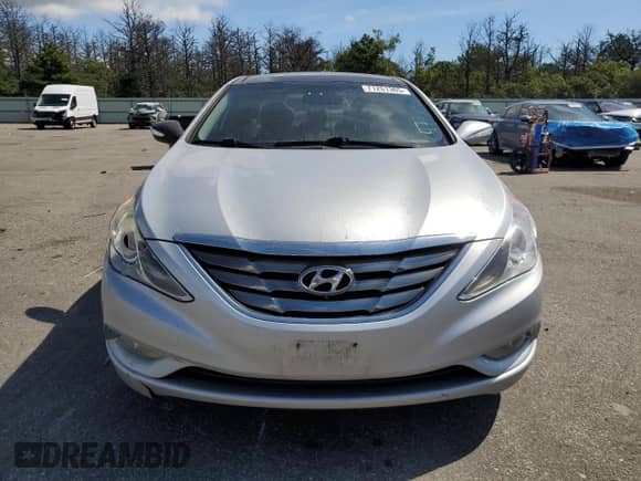 2013 Hyundai Sonata SE с VIN 5NPEC4AC8DH585674, выставлен на аукционе Copart как лот 71251365 с пробегом 206 358 миль миль и На запчасти • Non repairable. История ставок и продаж доступна на DreamBid. Изображение 5.