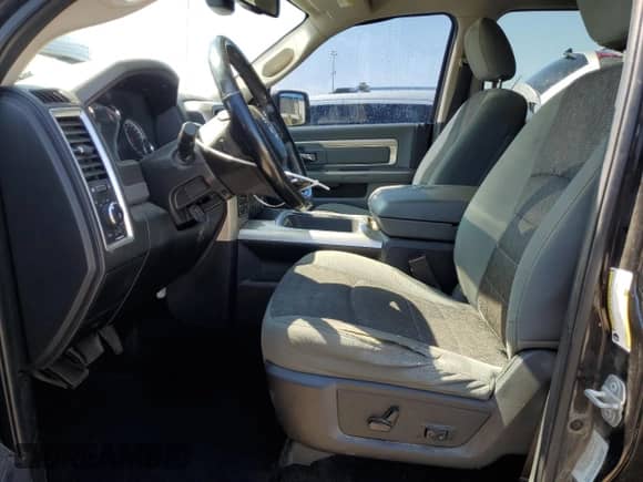 2017 Ram 1500 Big Horn z VIN 3C6RR7LT9HG746764, wystawiony jako Copart lot #70769095 z przebiegiem 164 955 mil mil oraz Czysty tytuł • Clean title. Historia ofert i sprzedaży dostępna na DreamBid. Obrazek 7.